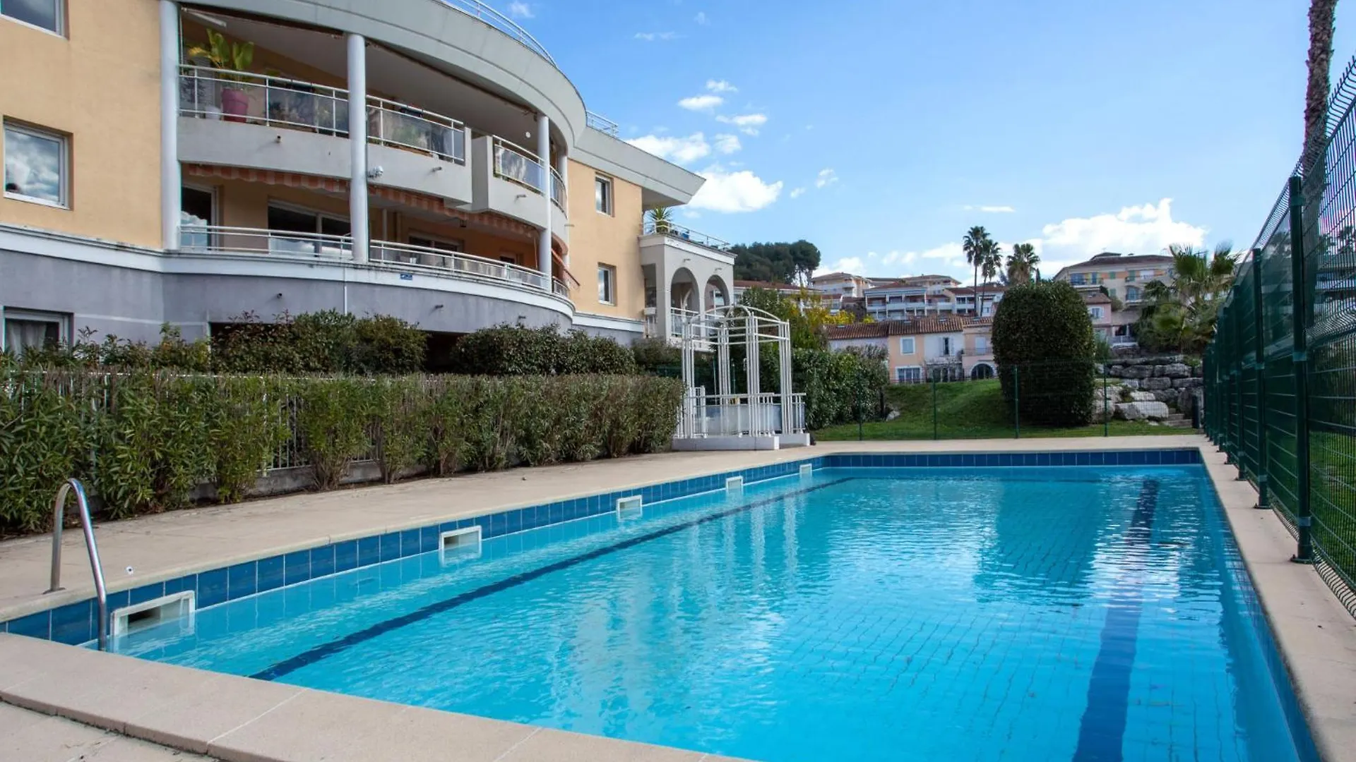 Apartment Les Cascades Du Lac By Interhome Le Cannet